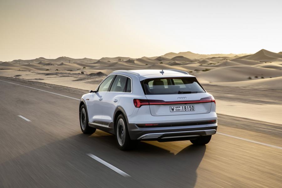  Audi e-tron 55 Quattro 2019 года  (WW) (фото 276 из 452)
